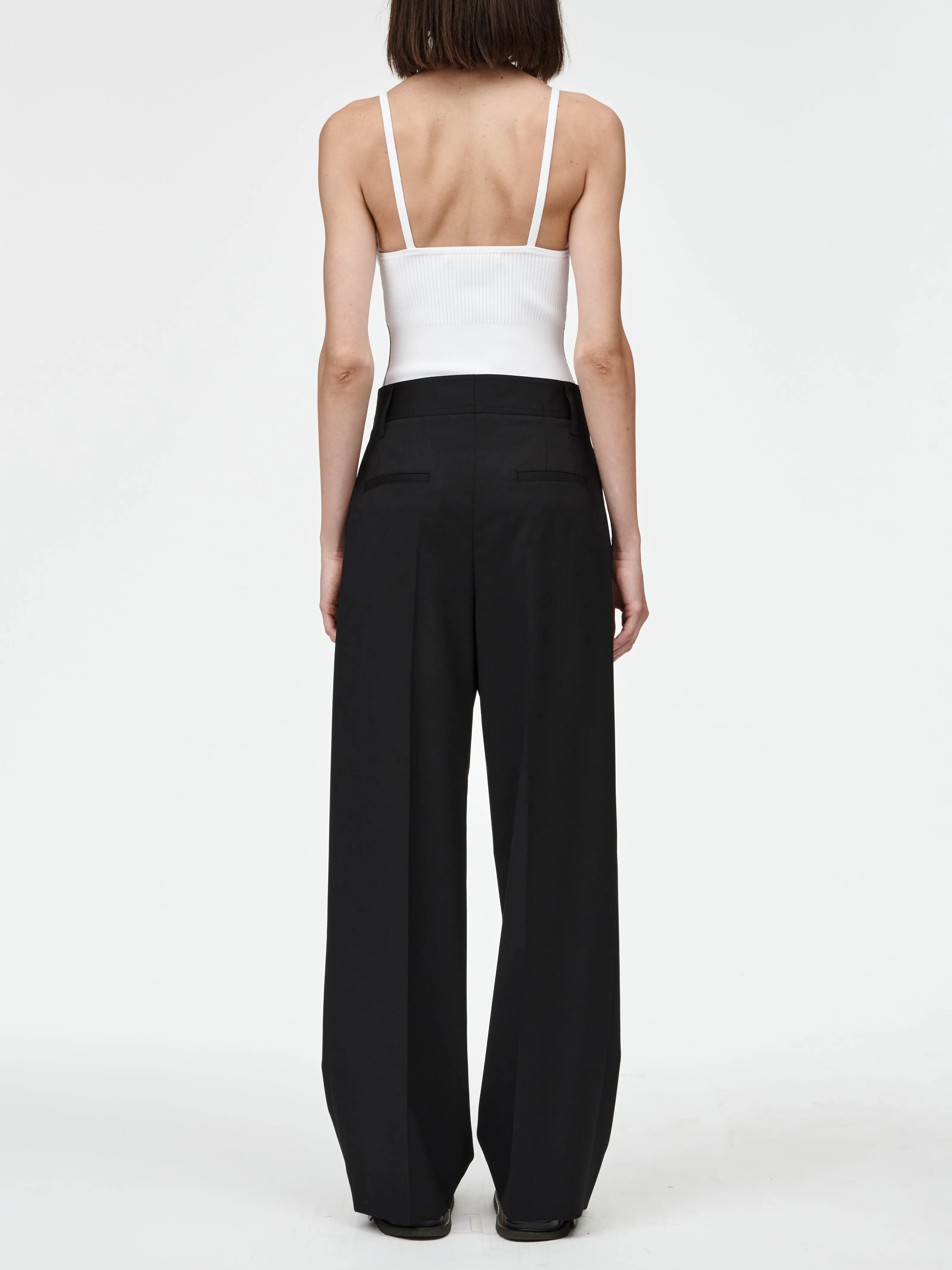 Mid Rise Single Pleat Front Trouser in Black