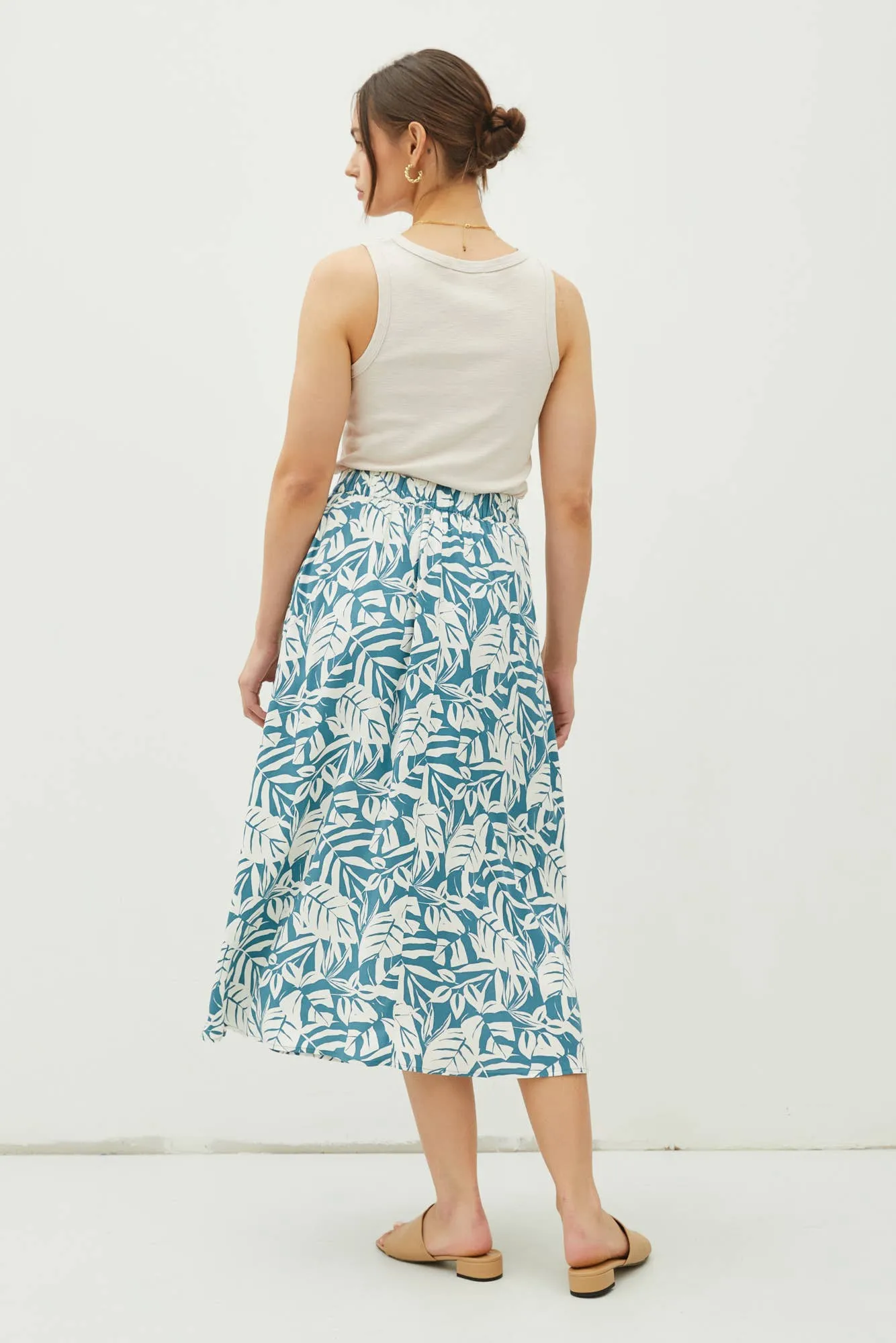 TROPICAL PRINT HIGH RISE PINTUCKED MIDI SKIRT